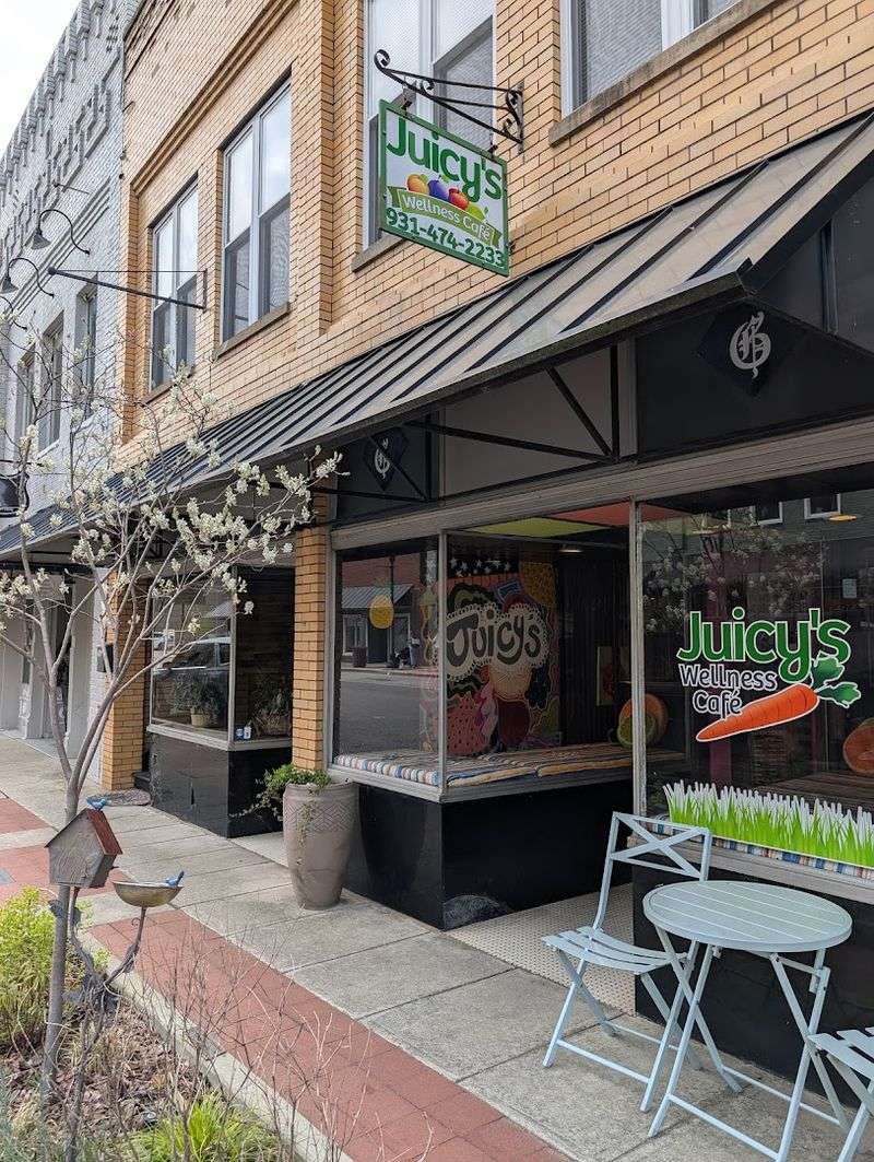 Juicy's Wellness Cafe — McMinnville