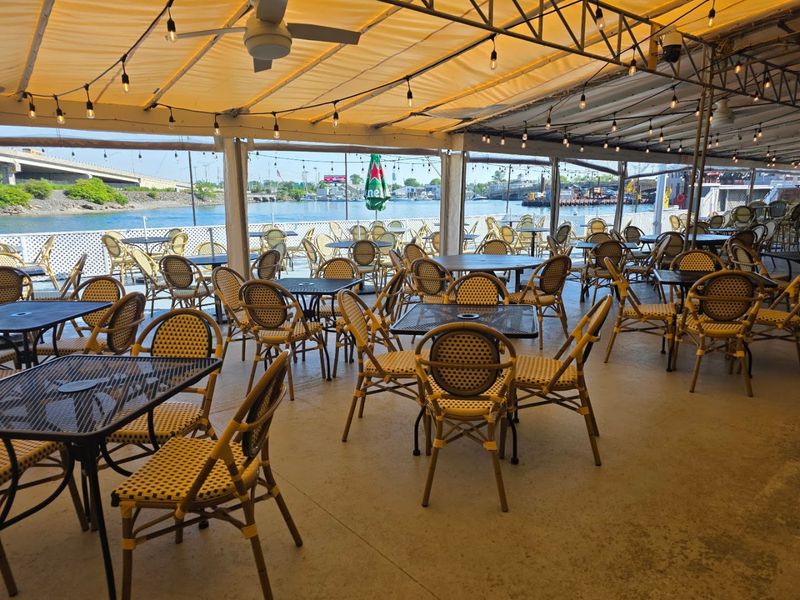 Klein’s Fish Market & Waterside Café — Belmar