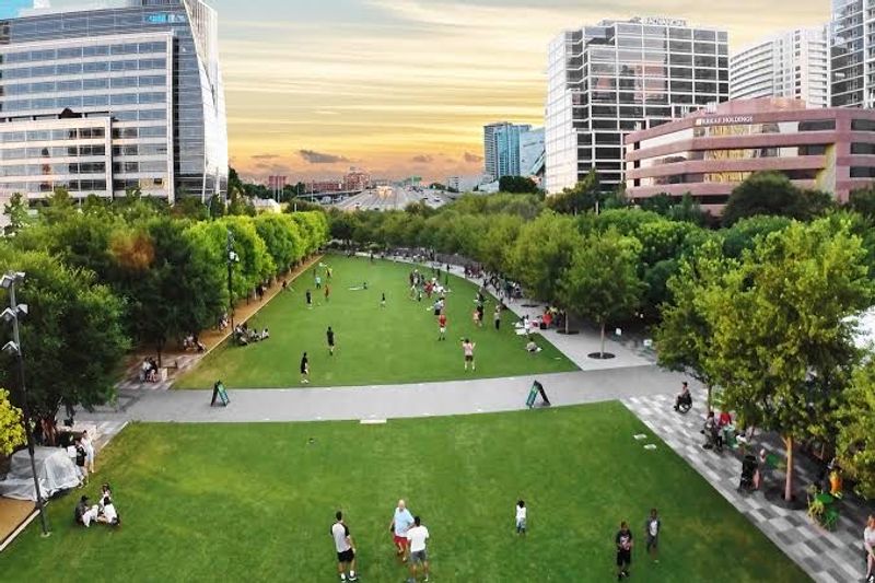 Klyde Warren Park (Dallas)
