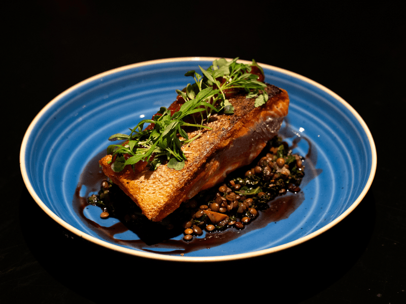 Food in the Spotlight, With a Menu That Plays Best as Supper-Club Fuel Food in the Spotlight, With a Menu That Plays Best as Supper-Club Fuel