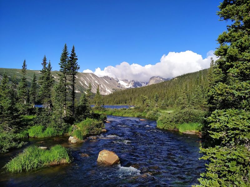 Why the Lake Loop Never Feels Like a Throwaway