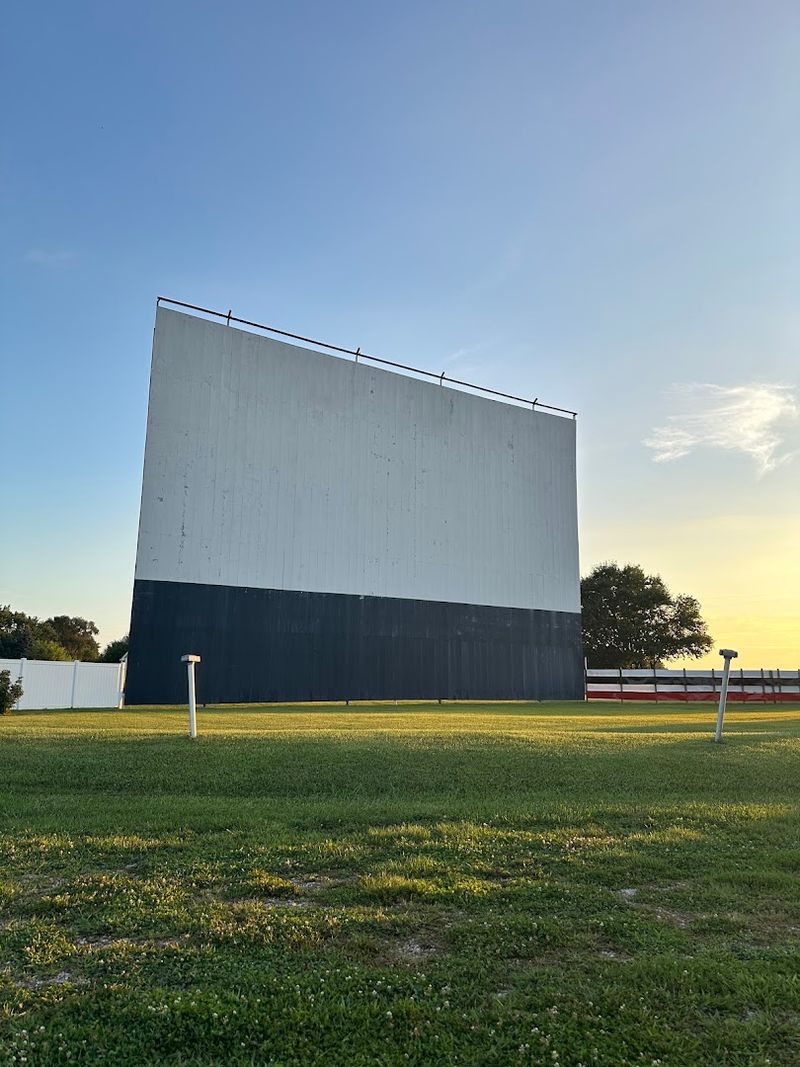 Route 34 Drive-In Theatre (Earlville)