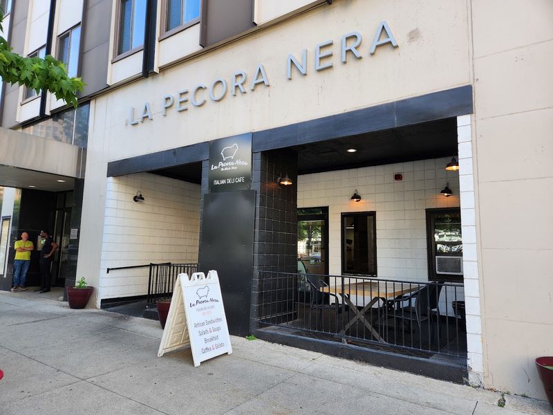 La Pecora Nera – Detroit