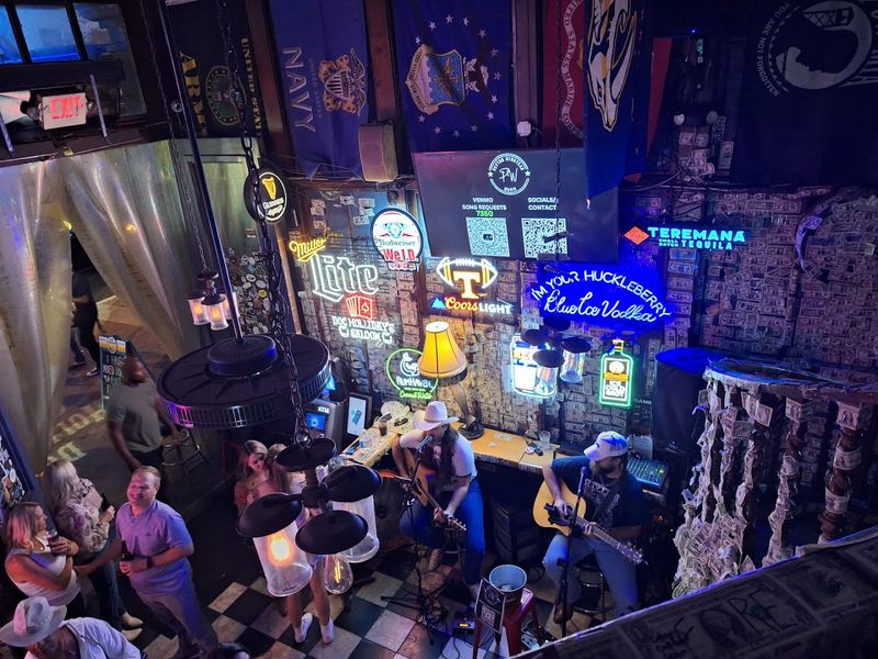 Live Music Without The Broadway Circus