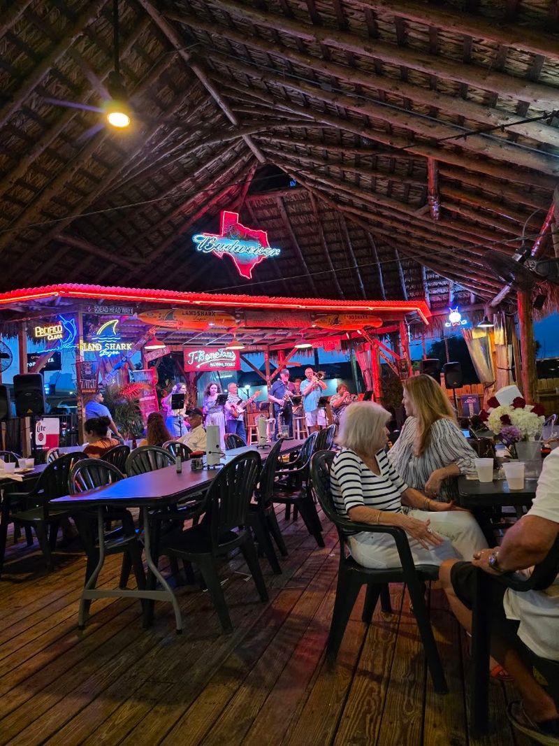 Live Music on the Patio Creates Perfect Atmosphere