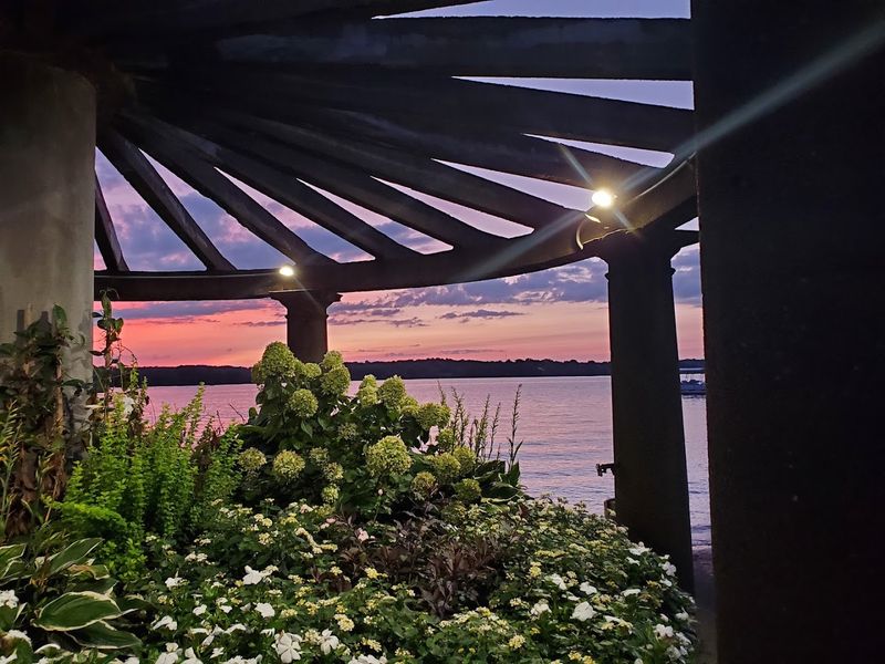 Live music and sunset timing make evenings memorable