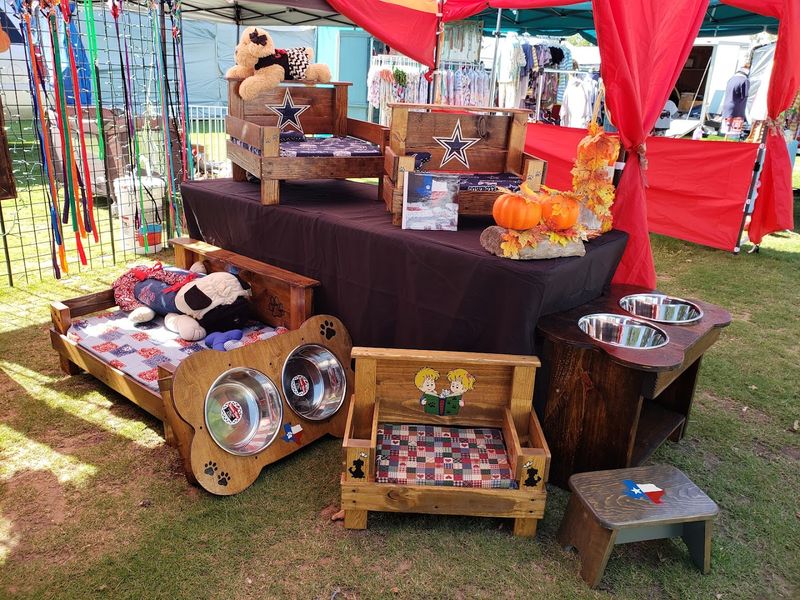 Local Small Businesses and Crafters Showcase Talent Local Small Businesses and Crafters Showcase Talent