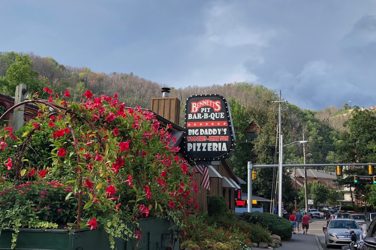 Locals Say These Are the 10 Best Lunch Spots in Gatlinburg, Tennessee