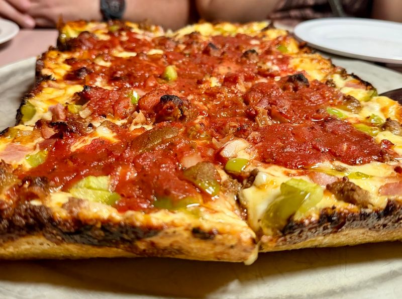 Loui’s Pizza – Hazel Park, Oakland County
