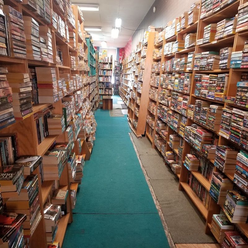 Lowry’s Books & More — Three Rivers