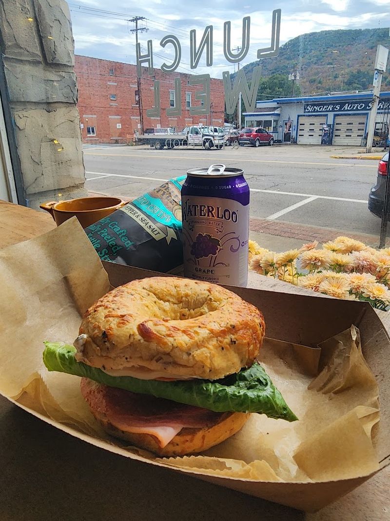 Lunch that locals rely on Lunch that locals rely on