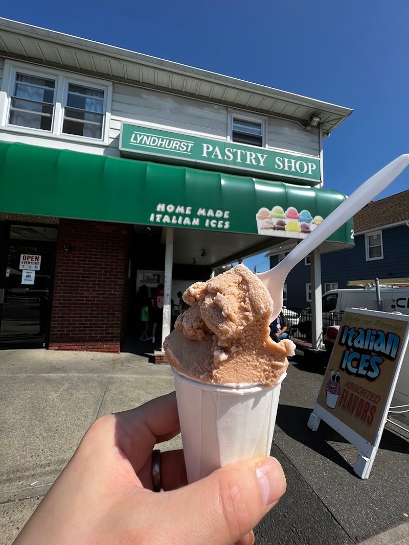 Lyndhurst Pastry Shop — Lyndhurst