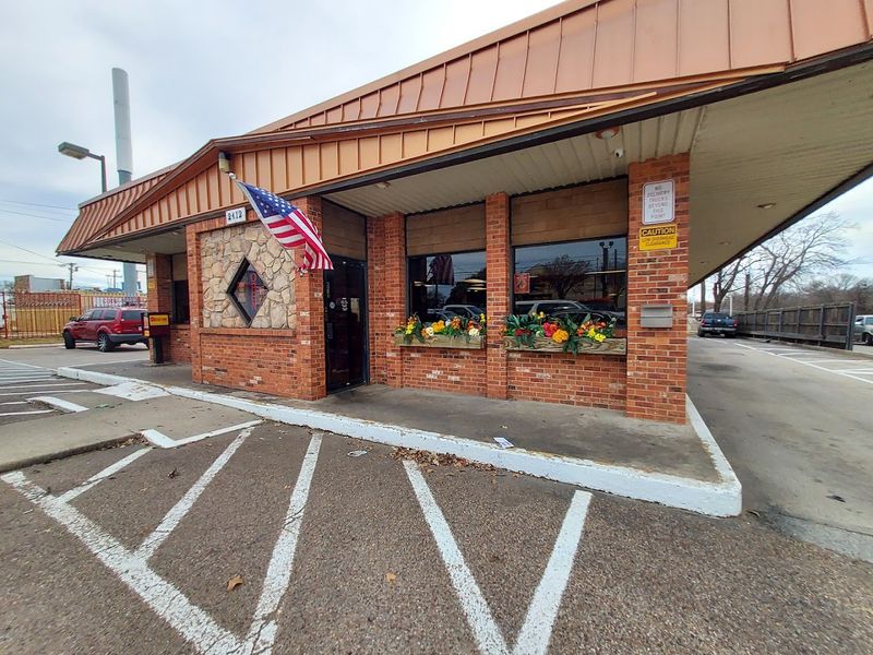 Mama's Daughters' Diner (Dallas / Irving) Mama's Daughters' Diner (Dallas / Irving)