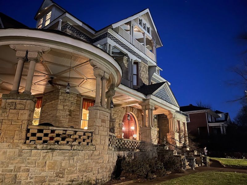 Mayor's Mansion Inn Bed and Breakfast – Chattanooga