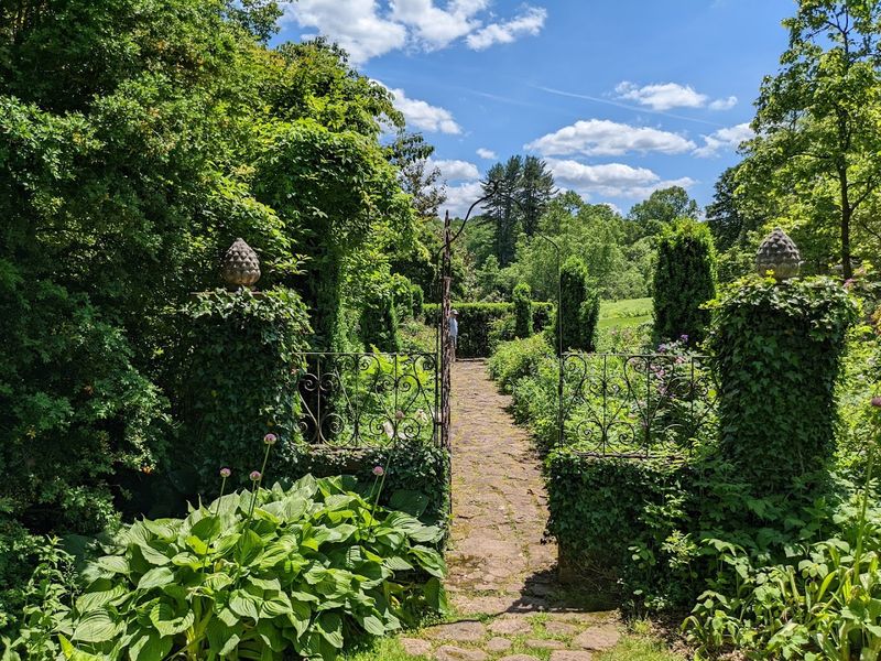 Meadows, Woodlands, and Garden Paths Make Every Walk Feel Different Meadows, Woodlands, and Garden Paths Make Every Walk Feel Different