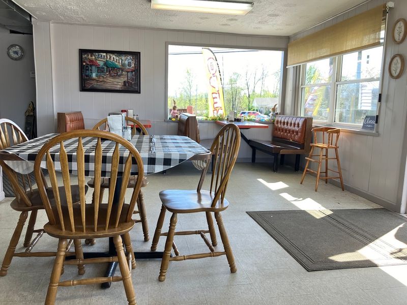 Mel's Old Times Cafe – Spencer