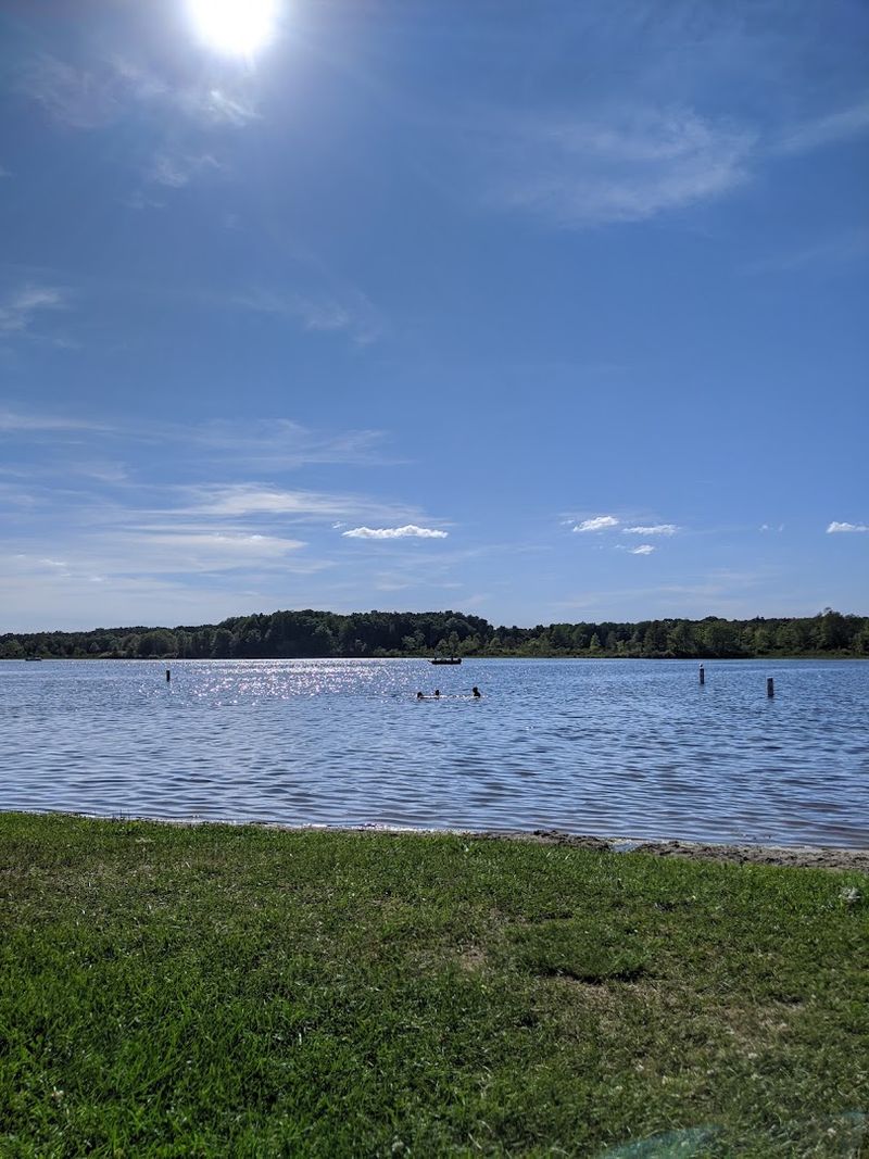 Michigan lake beauty without the big-beach frenzy Michigan lake beauty without the big-beach frenzy