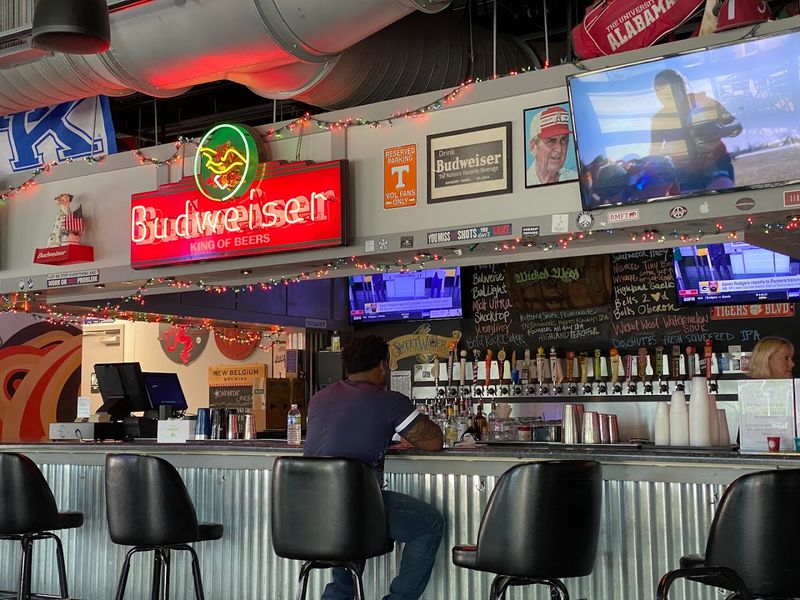 Mike's Hole in the Wall — Chattanooga