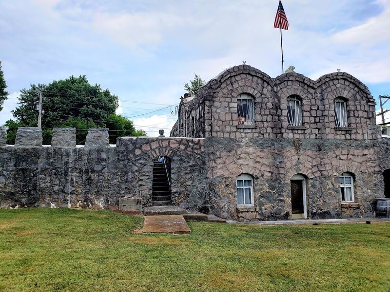 Millennium Manor Castle — Alcoa Millennium Manor Castle — Alcoa