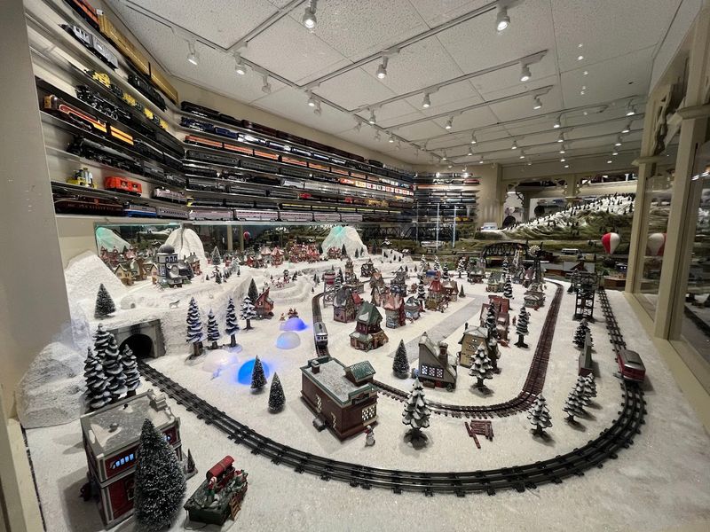 Miniature Worlds With Remarkable Detail Miniature Worlds With Remarkable Detail
