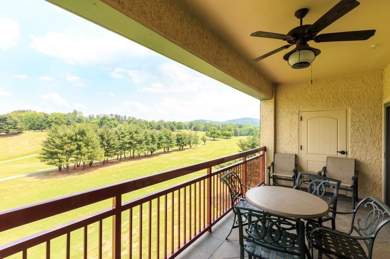 Mountain Views Add To The Resort-Like Atmosphere Mountain Views Add To The Resort-Like Atmosphere