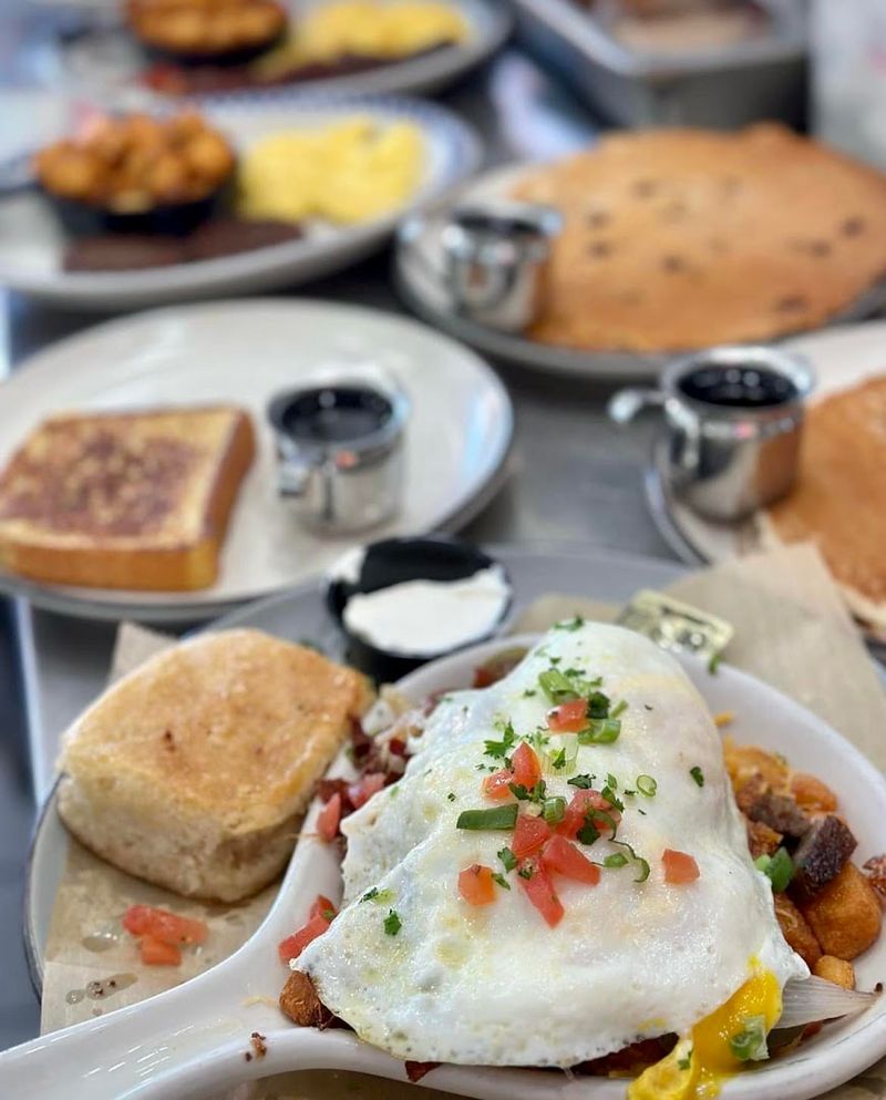 Music City Diner Proves Comfort Food Doesn't Need a Big Production Music City Diner Proves Comfort Food Doesn't Need a Big Production