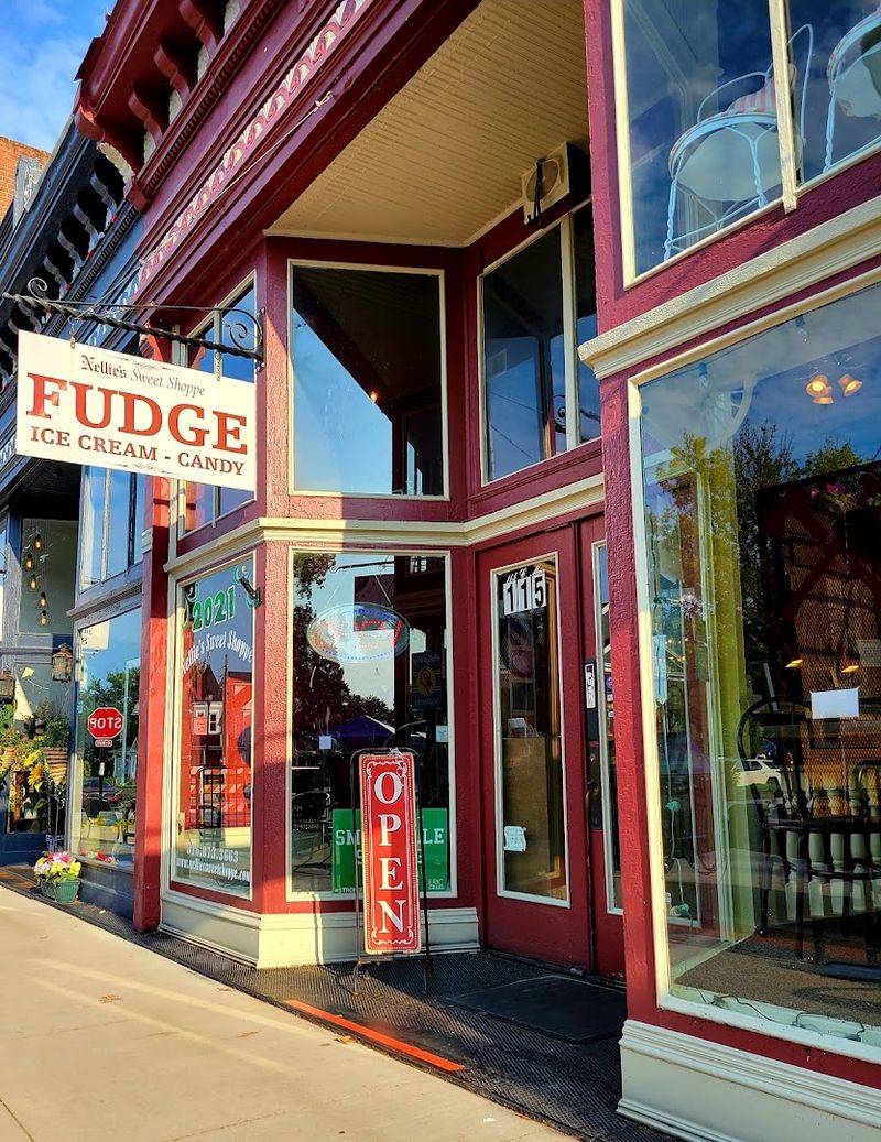 Nellie's Sweet Shoppe - Smithville, MO