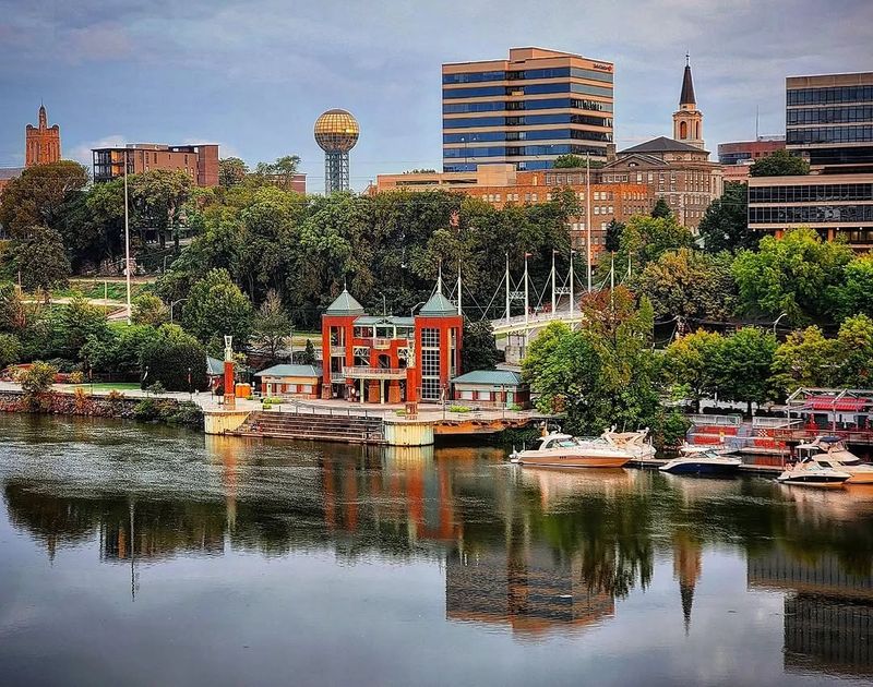 Neyland Greenway — Knoxville Neyland Greenway — Knoxville