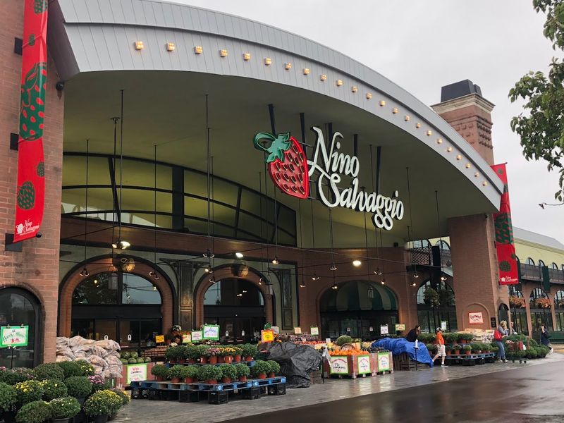 Nino Salvaggio International Marketplace — Sterling Heights