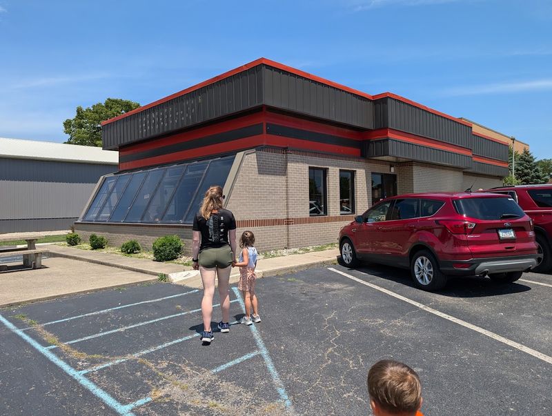 A Former Fast-Food Shell With Diner Nerve