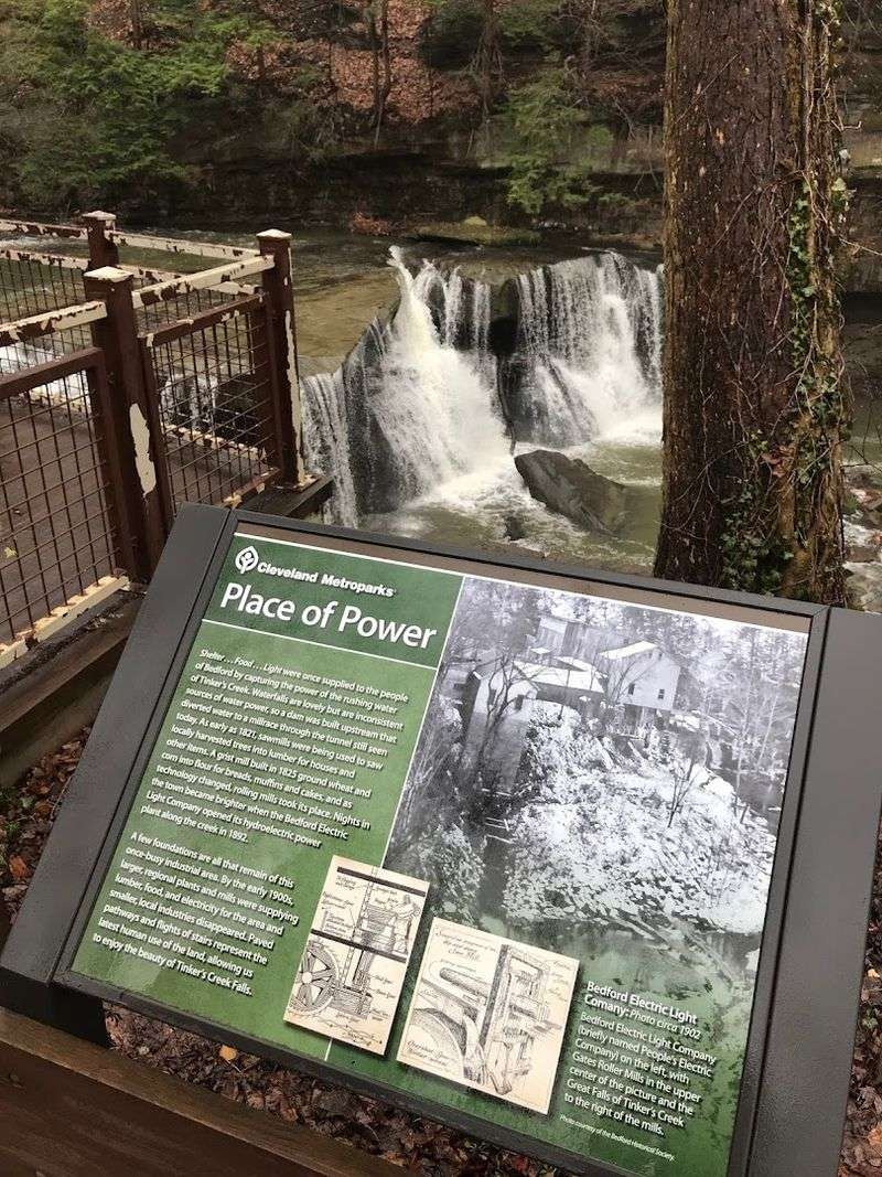 Observation points, tunnel charm, and creek-level views