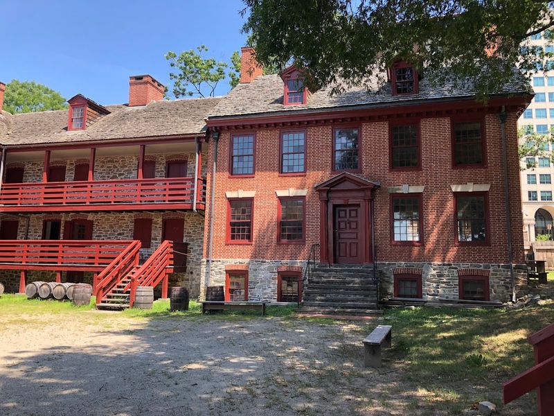 Old Barracks Museum - Trenton