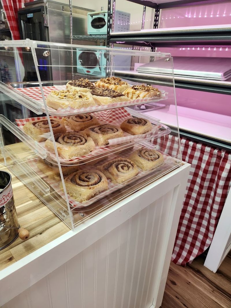 Olga's Yodel Cinnamon Rolls – Gatlinburg