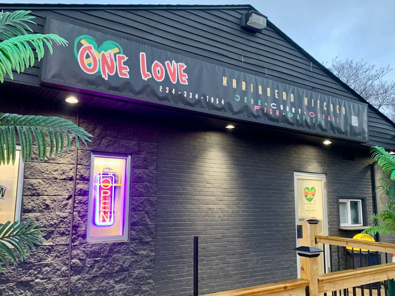 One Love Karibbean Kitchen, Akron