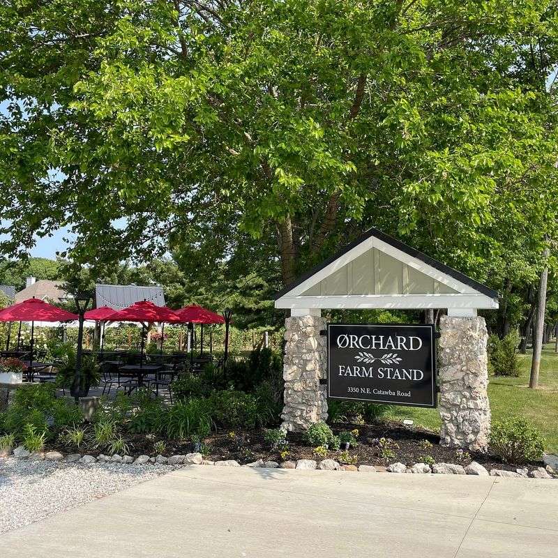 Orchard Farm Stand, Port Clinton
