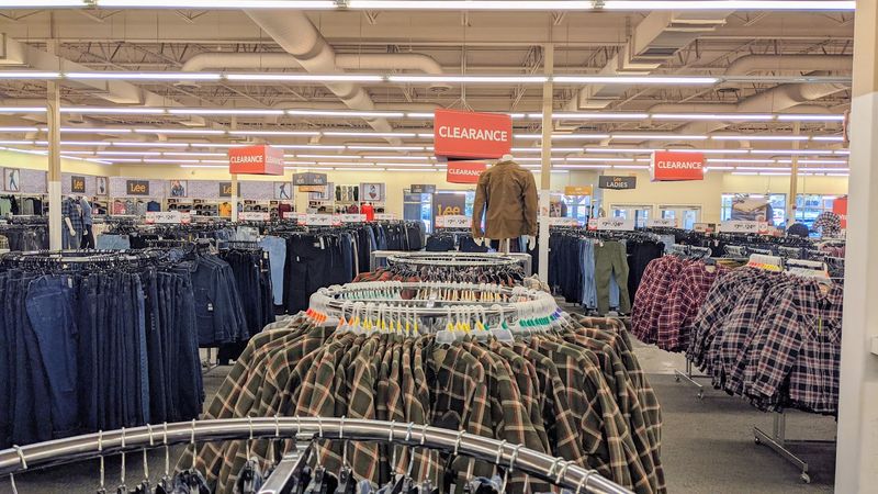 Outlet Shopping That Actually Delivers Deals Outlet Shopping That Actually Delivers Deals