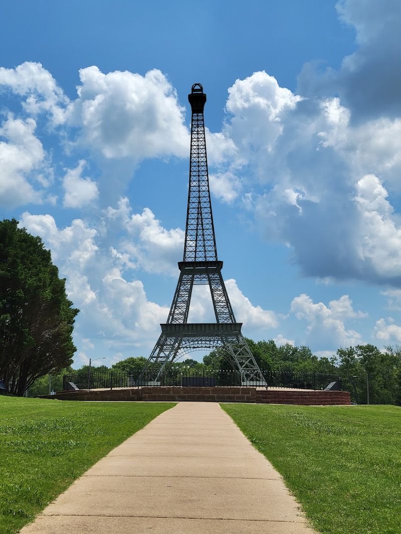 Paris Paris