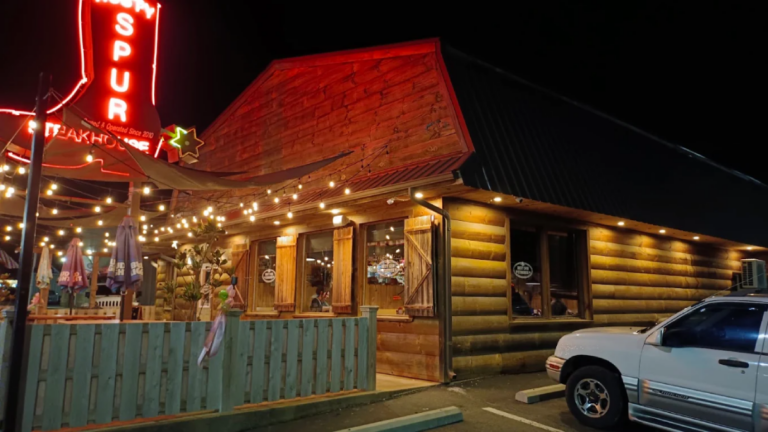 People Drive The Back Roads For Dinner At This Tennessee Steakhouse