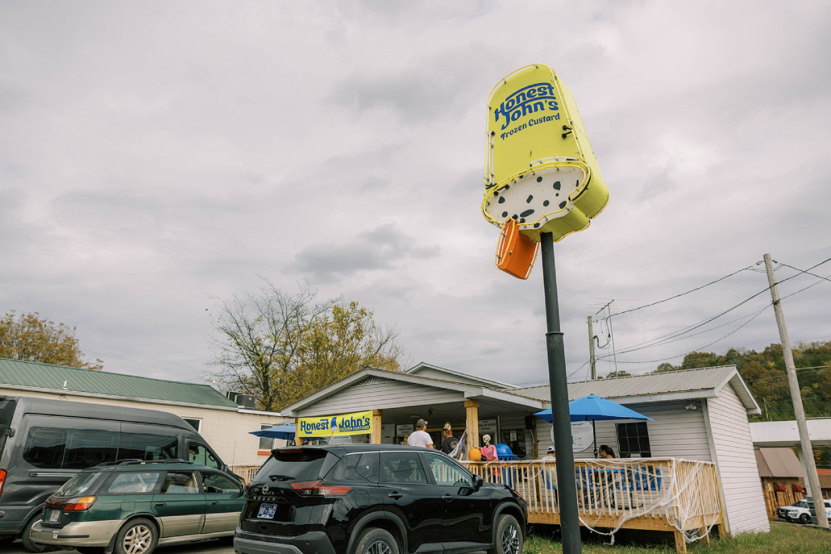 People Drive The Back Roads For Frozen Custard At This Tennessee Hidden Gem