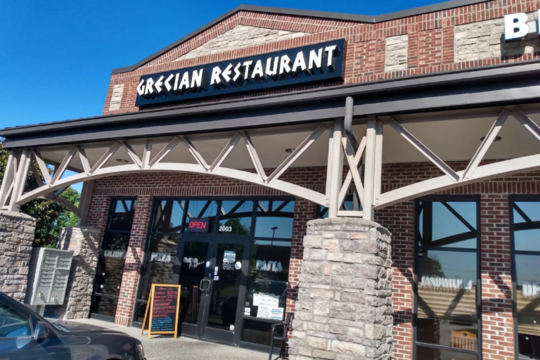 People Travel From Across Tennessee For The Greek Food At This Humble Restaurant