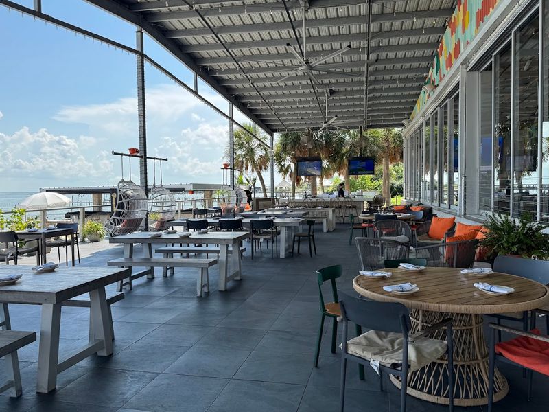 Pier 6 Seafood & Oyster House (San Leon)