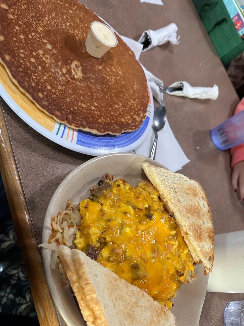 Queso Chorizo Skillets and Cinnamon Swirl Pancakes Worth the Drive Queso Chorizo Skillets and Cinnamon Swirl Pancakes Worth the Drive