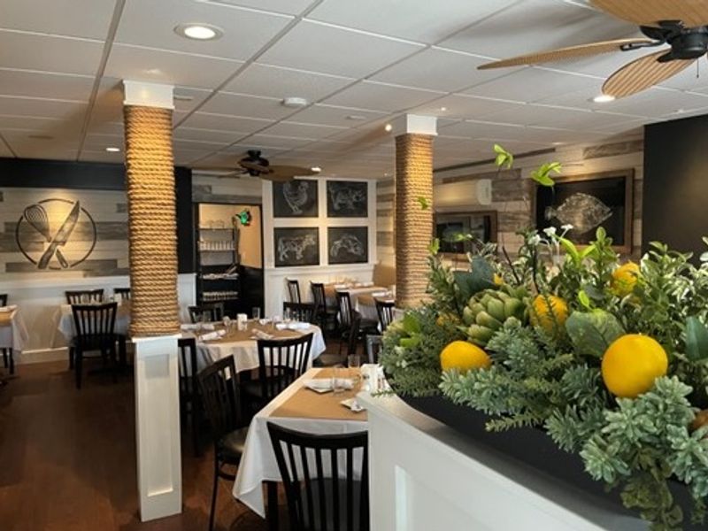 Reservations Are the Smart Move for This Local Favorite Reservations Are the Smart Move for This Local Favorite