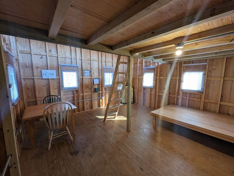 Rustic Cabins Keep the Stay Simple and Memorable Rustic Cabins Keep the Stay Simple and Memorable