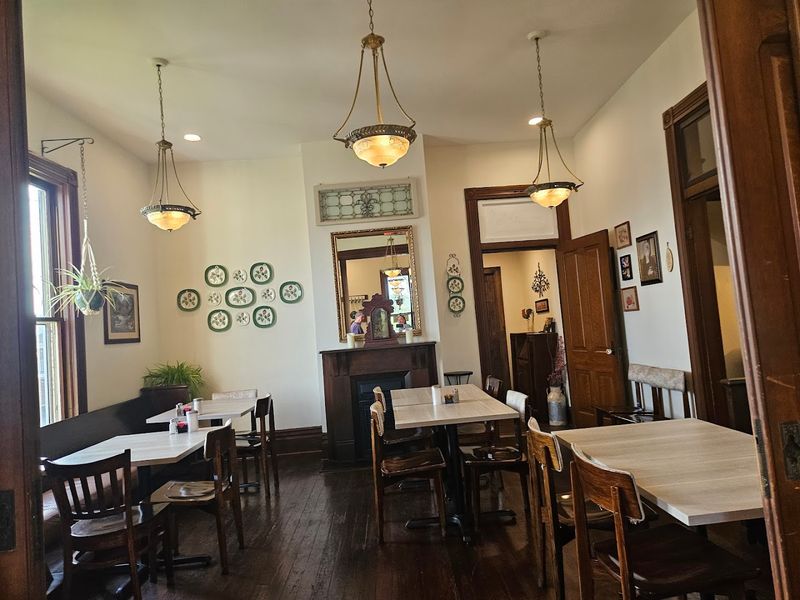 Service That Makes Regulars Feel Like Family Service That Makes Regulars Feel Like Family