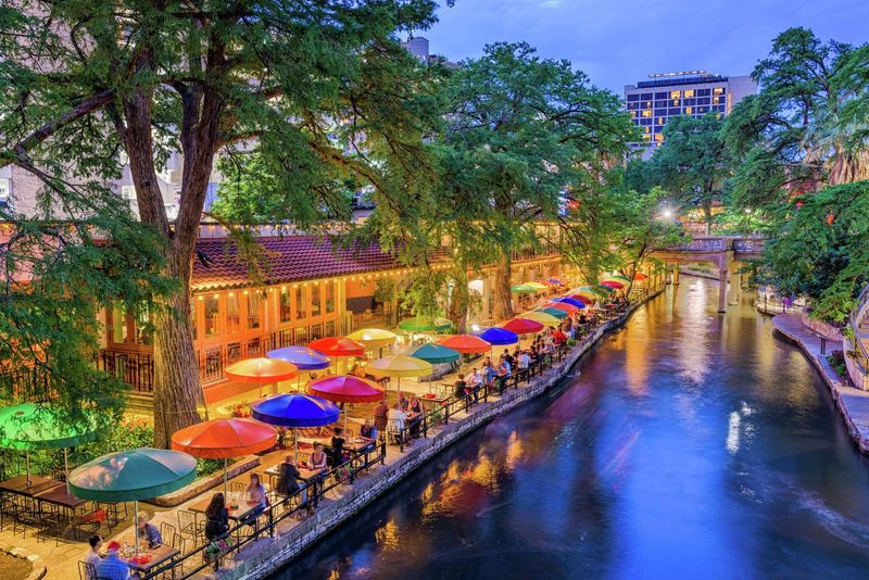 San Antonio (San Antonio) San Antonio (San Antonio)