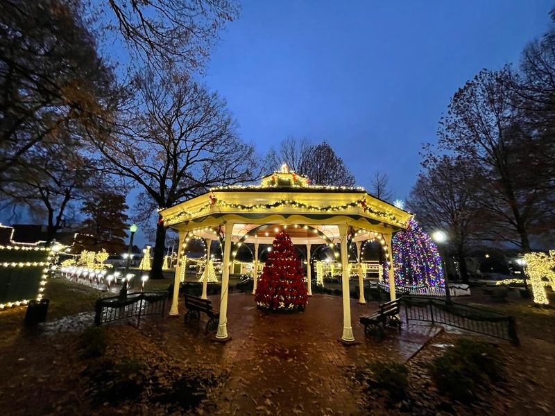 Seasonal Events Bring the Whole Community Together Seasonal Events Bring the Whole Community Together
