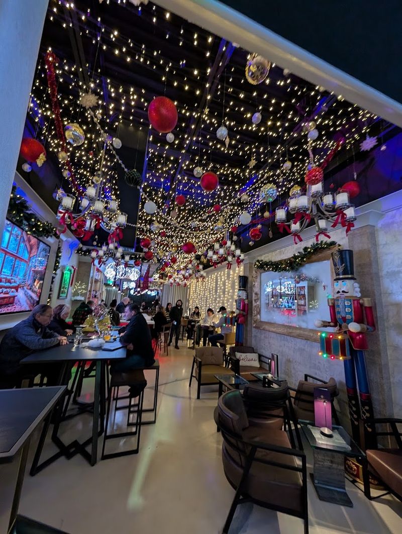 Seasonal Pop-Ups and Plush Lounge Vibes Keep the Experience Fresh Seasonal Pop-Ups and Plush Lounge Vibes Keep the Experience Fresh