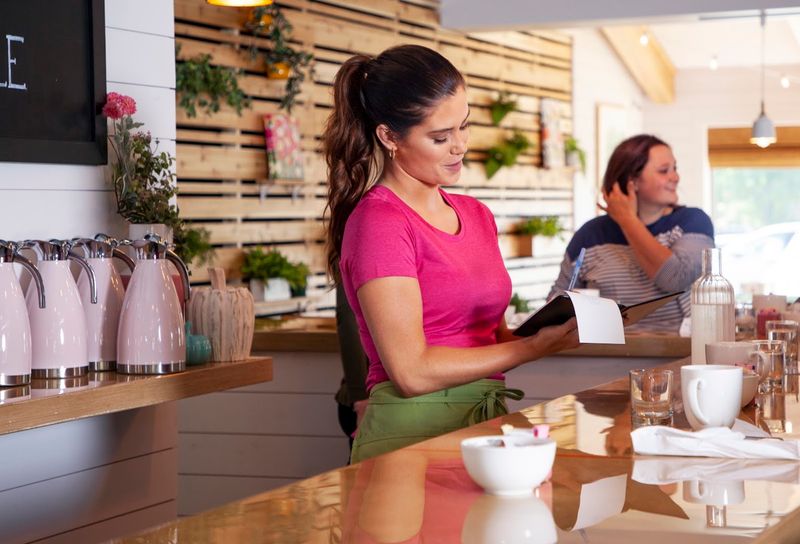 Service That Keeps the Meal Moving Instead of Interrupting It