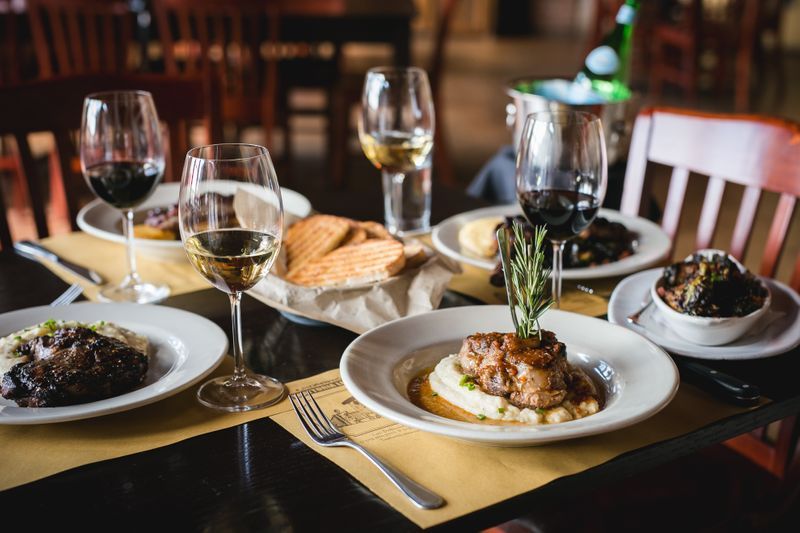 Service That Turns Dinner Into a Celebration Service That Turns Dinner Into a Celebration